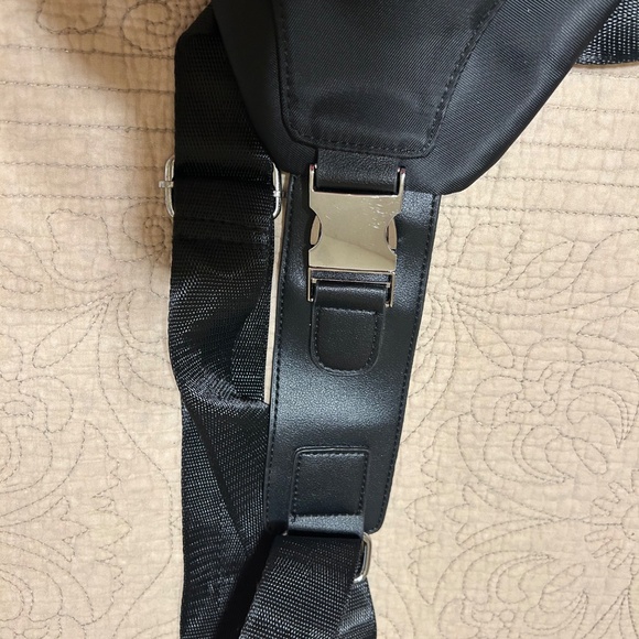JackKevin shoulder strap USB Charging bag - Picture 9 of 9